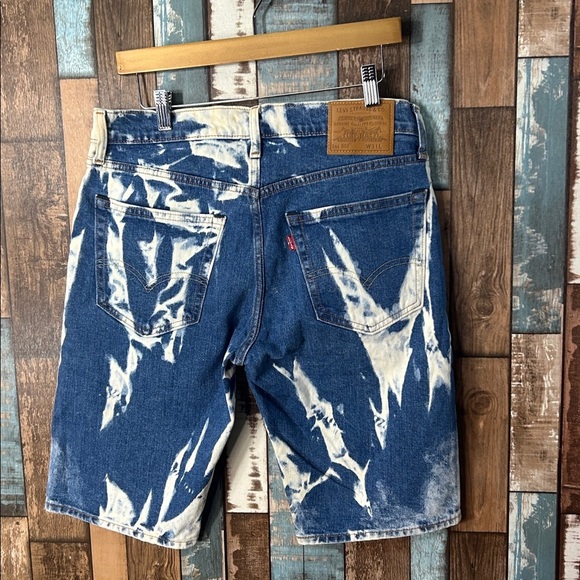 Levi's Premium Blue and White bleached Denim Shorts - Picture 9 of 14